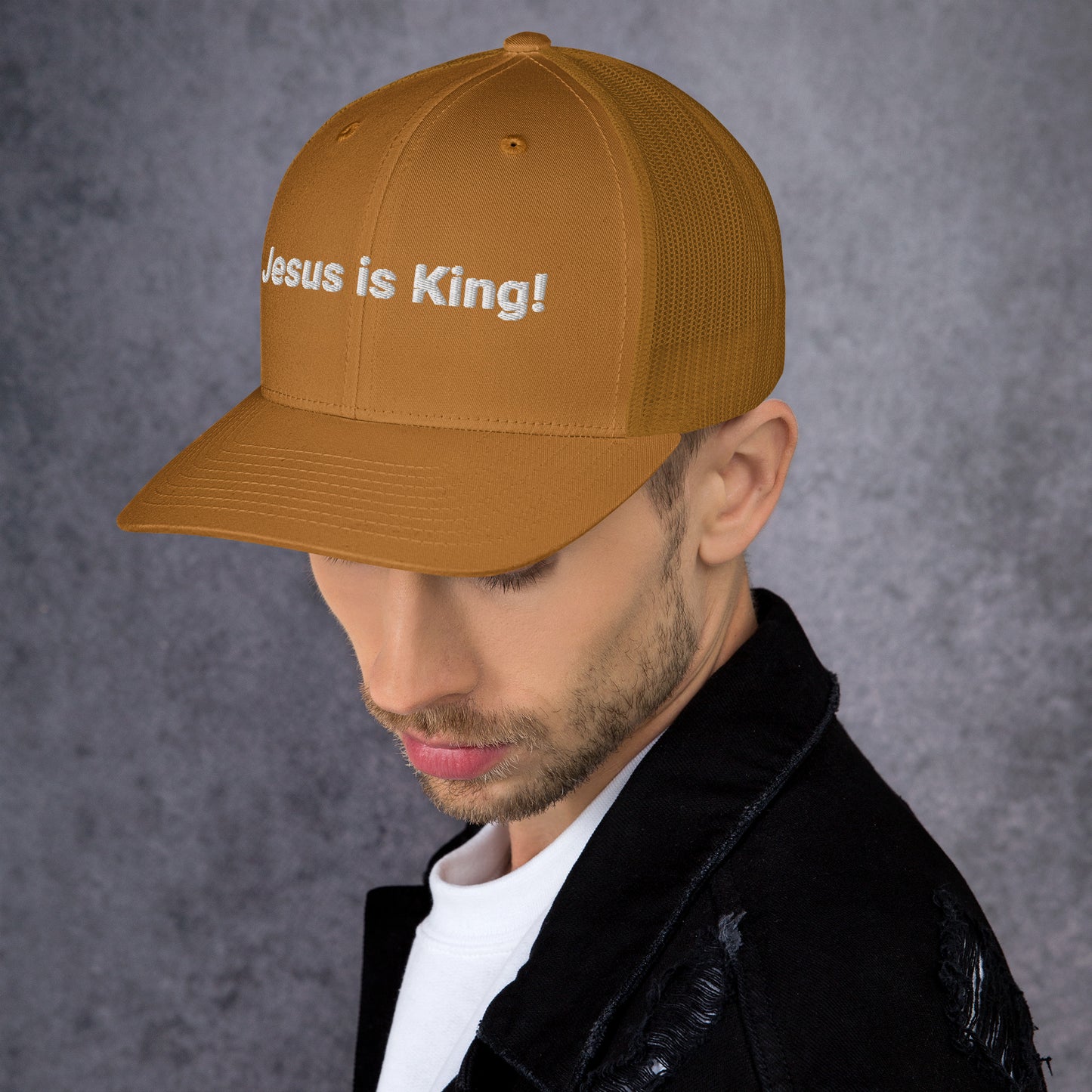 "Eco-conscious trucker cap for sustainable outdoor enthusiasts."